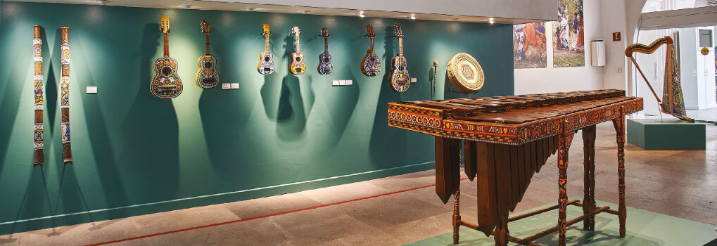 Arte Hucichol en Instrumentos Musicales